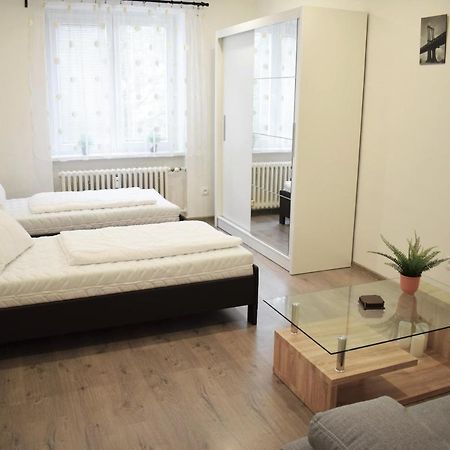 Center City Apartment II Нітра Екстер'єр фото