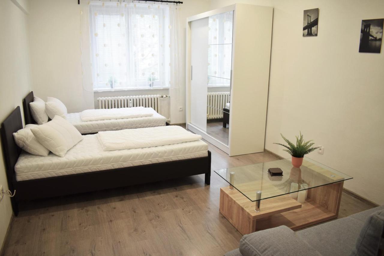 Center City Apartment II Нітра Екстер'єр фото